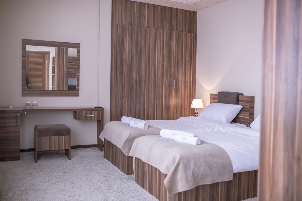 Hotel Semitronix Peja Kültér fotó